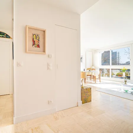 Lovely With View Apartment *